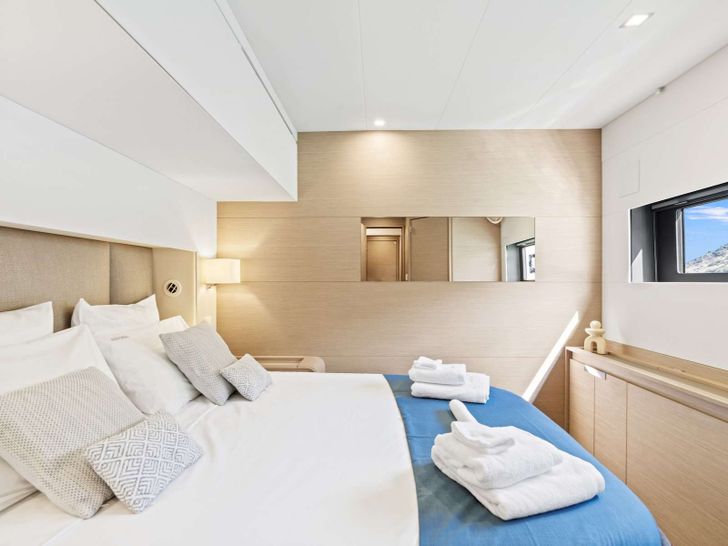 ADEONA Fountaine Pajot Alegria 67 - VIP cabin ADEONA Fountaine Pajot Alegria 67 - VIP cabin