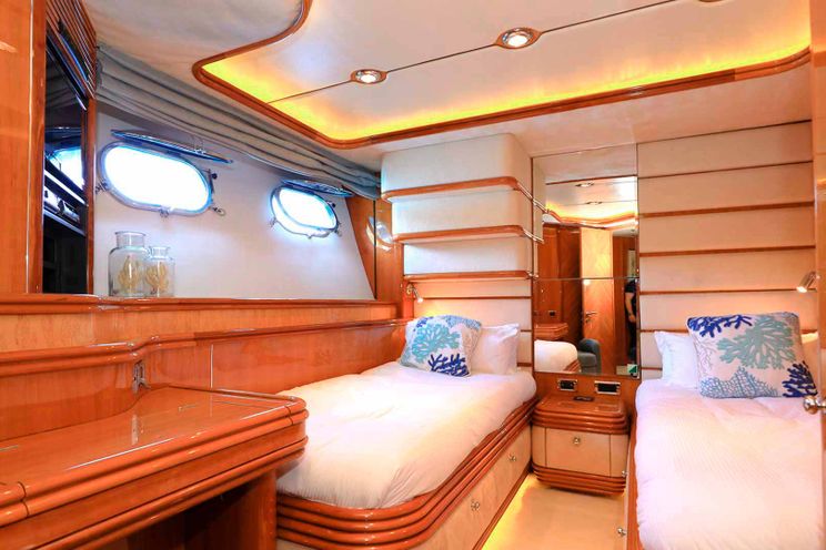 Charter Yacht BABY I - Sunseeker 105 - 4 Cabins - Split - Dubrovnik - Hvar - Croatia