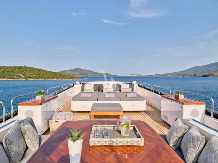 ELEMENT - fly bridge dining table ELEMENT - fly bridge dining table