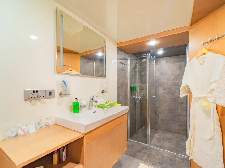 ALICE Salted Fiber Works 31m - VIP cabin bathroom ALICE Salted Fiber Works 31m - VIP cabin bathroom
