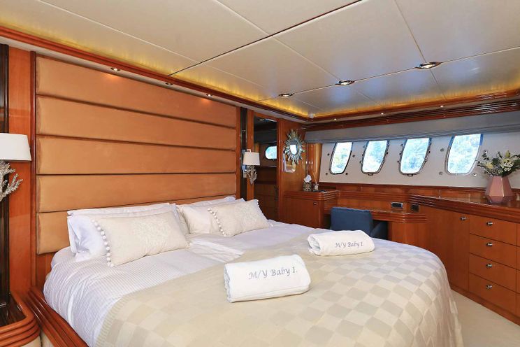 Charter Yacht BABY I - Sunseeker 105 - 4 Cabins - Split - Dubrovnik - Hvar - Croatia