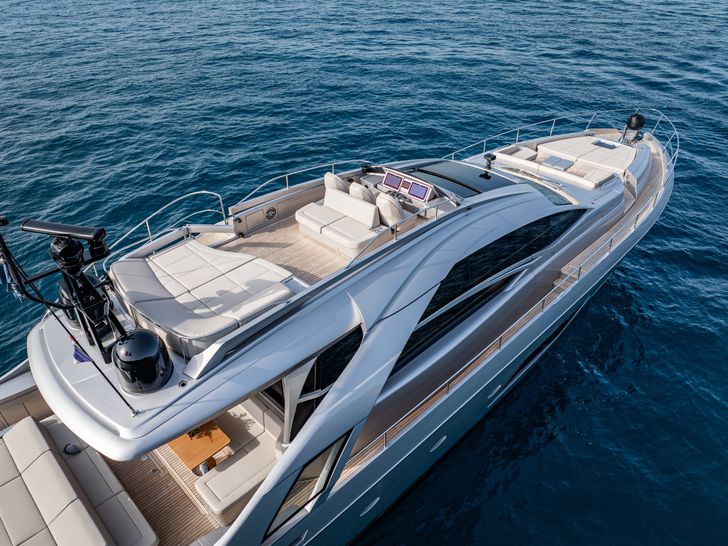 CHERRY Pershing 8X - flybridge shot CHERRY Pershing 8X - flybridge shot