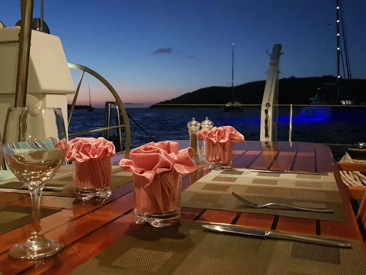 FUERTE 3 Lagoon 67 - alfresco dining area FUERTE 3 Lagoon 67 - alfresco dining area