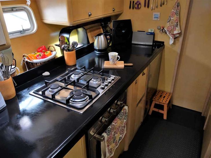 FUERTE 3 Lagoon 67 - galley FUERTE 3 Lagoon 67 - galley