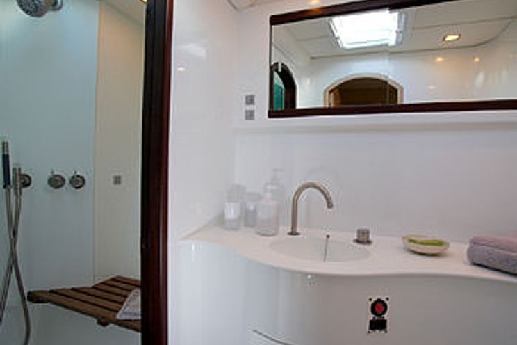 Charter Yacht FUERTE 3 - Lagoon 67 - 3 Cabins - Tortola - Virgin Gorda - Norman Island - Cooper Island - Jost Van Dyke - BVI - Caribbean