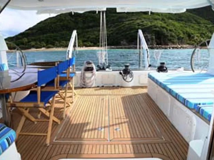 FUERTE 3 Lagoon 67 - aft deck FUERTE 3 Lagoon 67 - aft deck