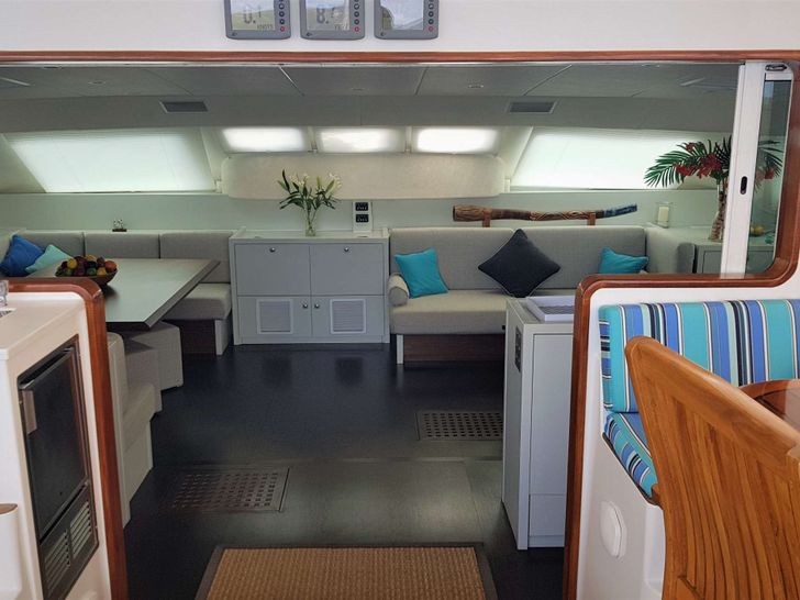 FUERTE 3 Lagoon 67 - interior FUERTE 3 Lagoon 67 - interior