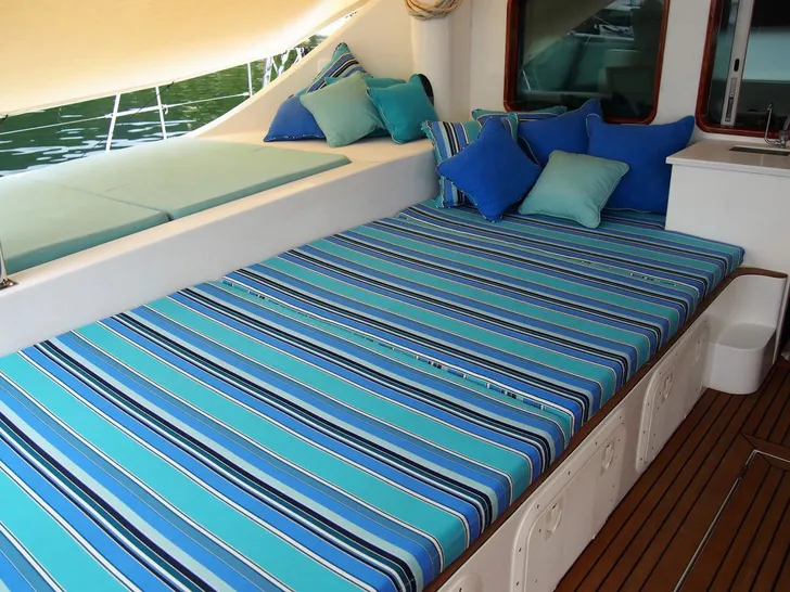 FUERTE 3 Lagoon 67 - aft deck bed FUERTE 3 Lagoon 67 - aft deck bed