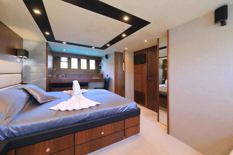 Charter Yacht SCHATZI - Fairline Squadron 78 - 4 Cabins - Split - Hvar - Dubrovnik - Croatia