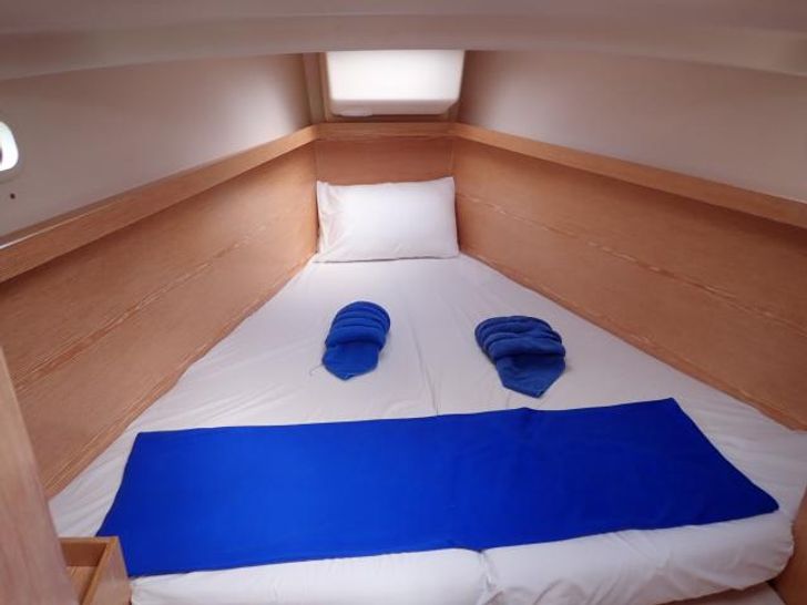 Bow guest cabin Bow guest cabin
