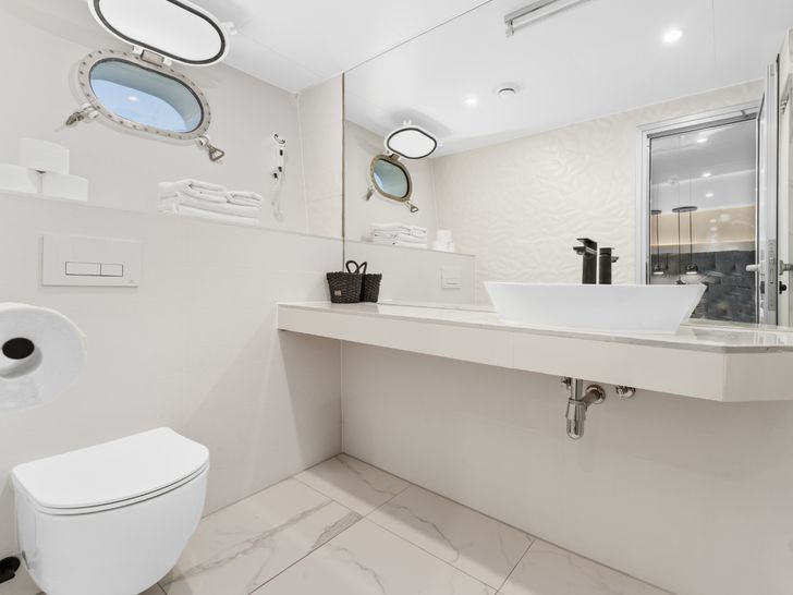 ALFA MARIO Custom 52m - VIP cabin bathroom ALFA MARIO Custom 52m - VIP cabin bathroom