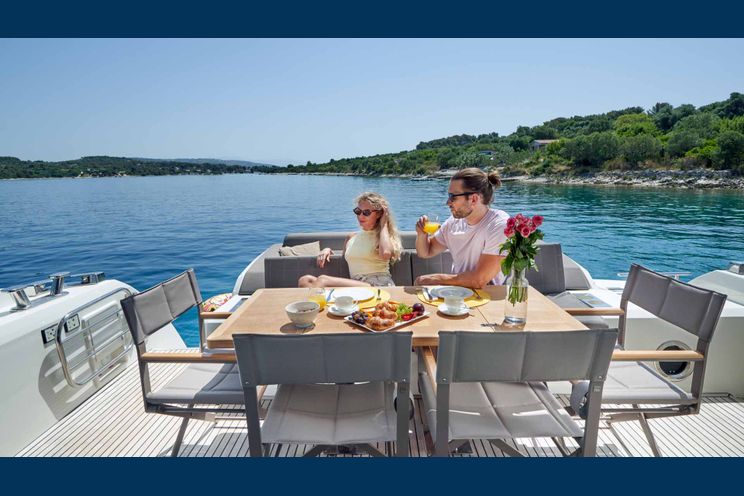 Charter Yacht SIMULL - Prestige 630S - 3 Cabins - Split - Dubrovnik - Hvar