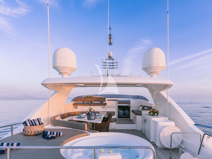 MELI Ferretti 881 - flybridge MELI Ferretti 881 - flybridge