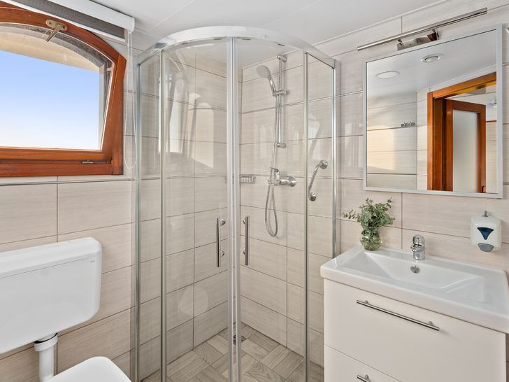 KARIZMA Custom 48m - master cabin bathroom KARIZMA Custom 48m - master cabin bathroom