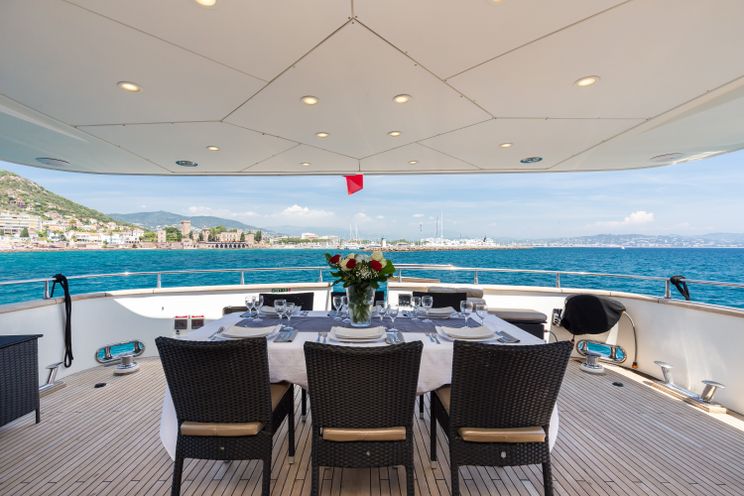 Charter Yacht ACCAMA DELTA - Azimut 100 Jumbo - 4 Cabins - Cannes - Monaco - St Tropez - French Riviera