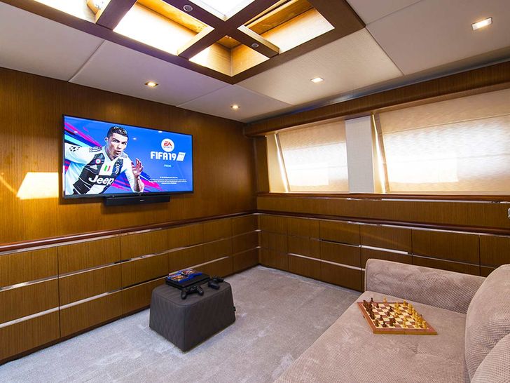PRINCESS LONA sixth cabin convertible to office