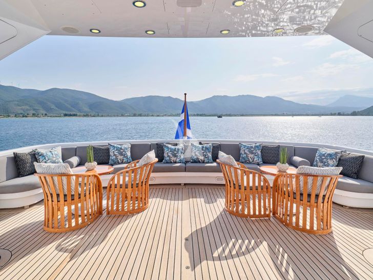 ELEMENT - upper deck aft seating area ELEMENT - upper deck aft seating area