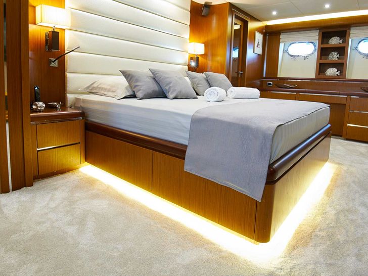 PRINCESS LONA master cabin