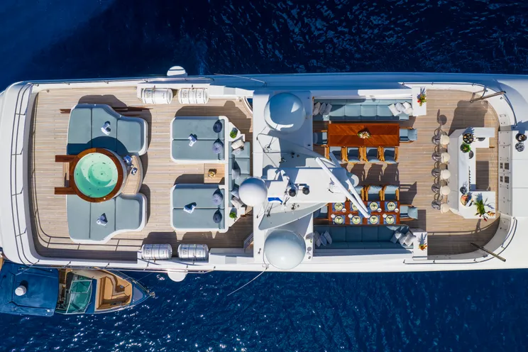 Charter Yacht OCEANOS - Mondomarine 49m - 7 Cabins - Cannes - Monaco - Capri - Amalfi