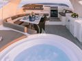 MELI Ferretti 881 - flybridge jacuzzi MELI Ferretti 881 - flybridge jacuzzi