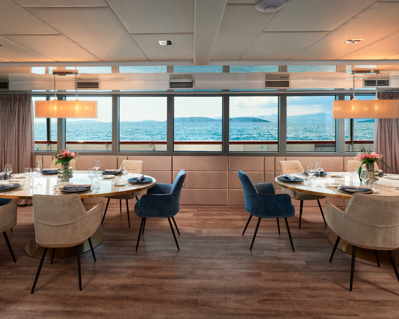 OHANA Custom 49m - indoor dining area