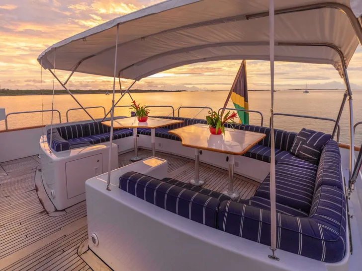 RENA NQEA 44m - sky deck aft RENA NQEA 44m - sky deck aft