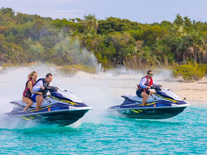 RENA NQEA 44m - jet skis RENA NQEA 44m - jet skis