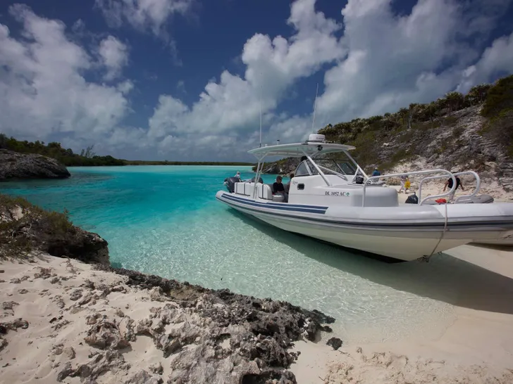 RENA NQEA 44m - tender by the beach RENA NQEA 44m - tender by the beach