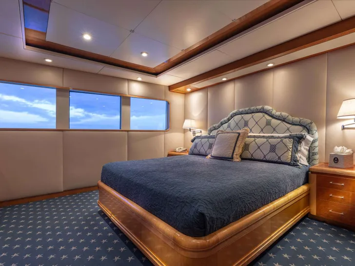 RENA NQEA 44m - VIP cabin queen RENA NQEA 44m - VIP cabin queen