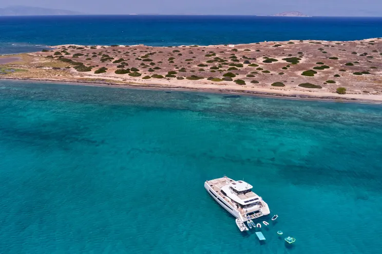Charter Yacht ELLY - Fountaine Pajot Power 67 - 4 Cabins - Athens - Mykonos - Paros - Cyclades - Greece