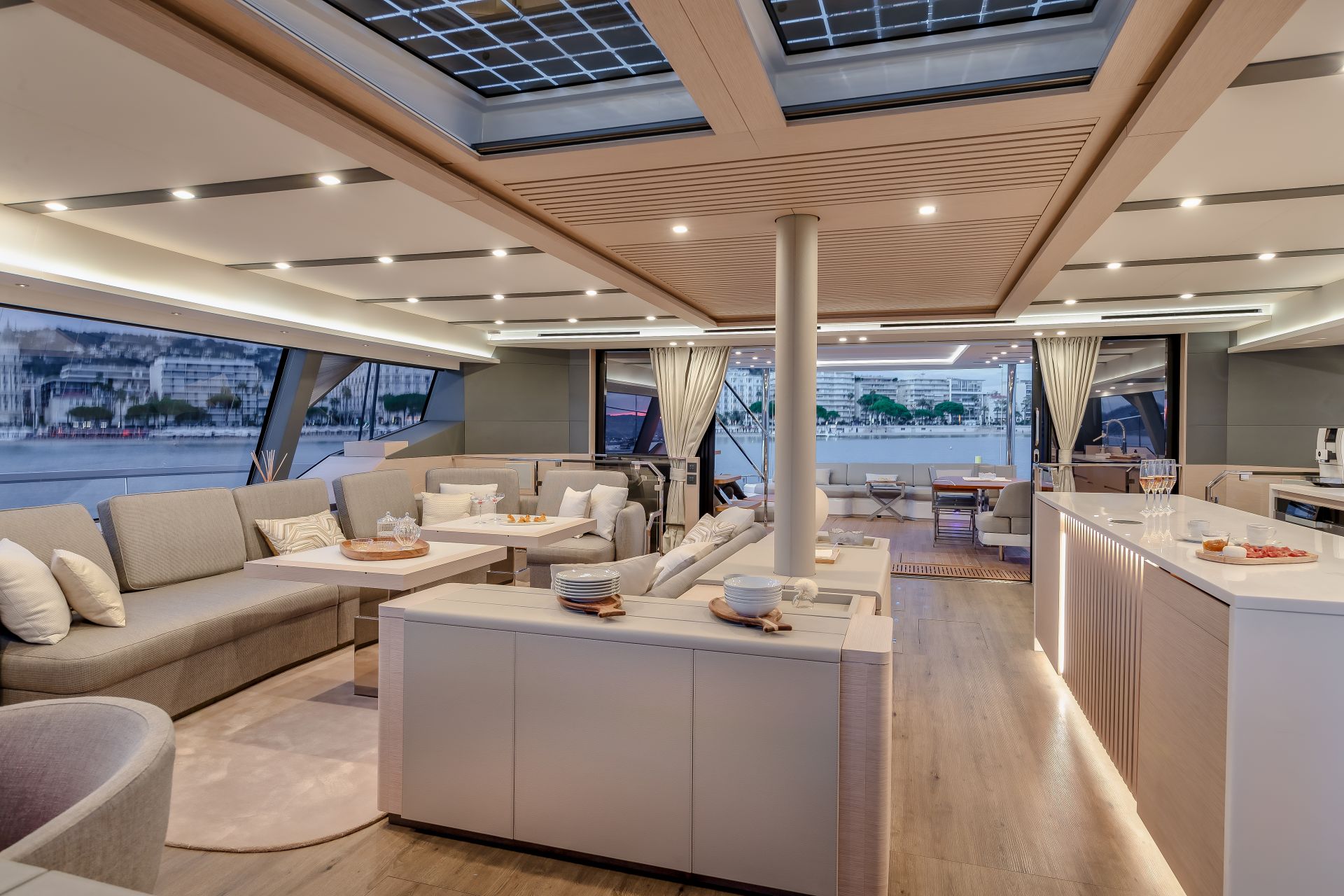 SERENISSIMA III Fountaine Pajot 80 - saloon other angle