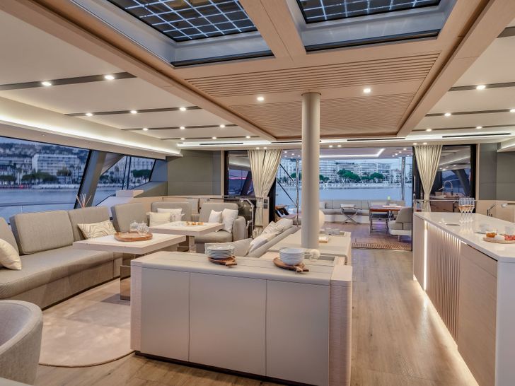 SERENISSIMA III Fountaine Pajot 80 - saloon other angle SERENISSIMA III Fountaine Pajot 80 - saloon other angle