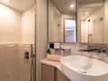 SERENISSIMA III Fountaine Pajot 80 - VIP cabin 1 bathroom SERENISSIMA III Fountaine Pajot 80 - VIP cabin 1 bathroom