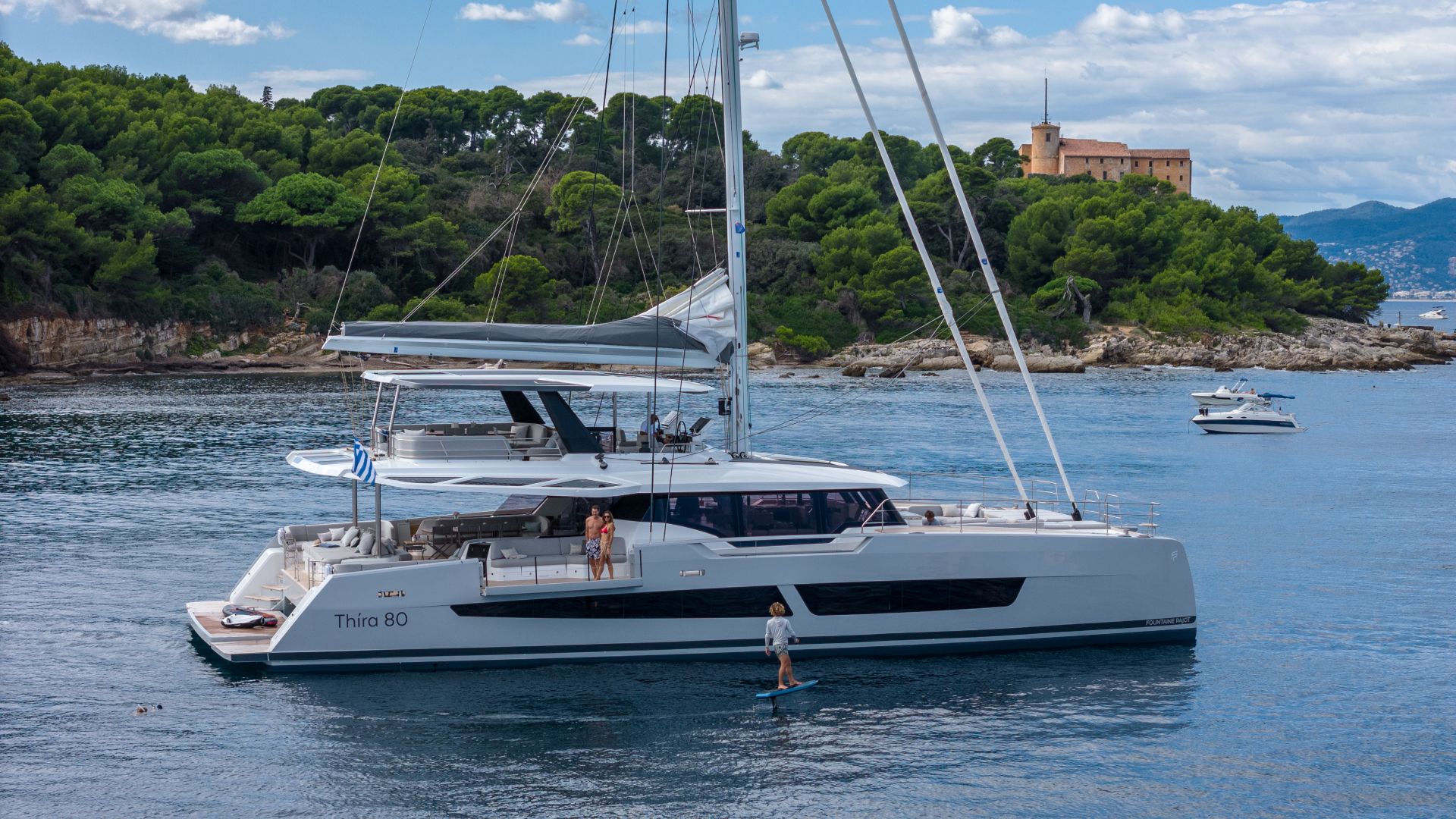 SERENISSIMA III Fountaine Pajot 80 - anchored side profile