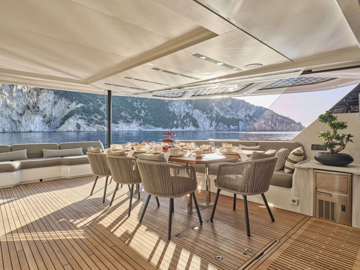 CHRISTAL MIO Fountaine Pajot 80 Master Cabin(Sistership) CHRISTAL MIO Fountaine Pajot 80 Master Cabin(Sistership)