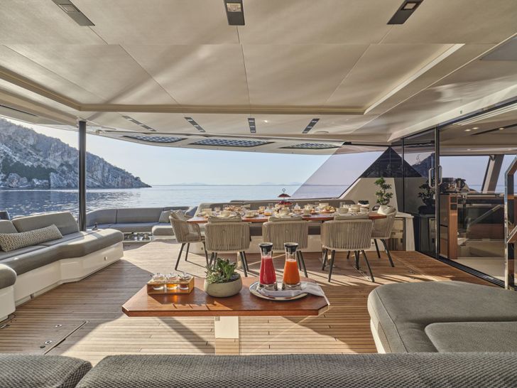 CHRISTAL MIO Fountaine Pajot 80 Master bathroom(Sistership) CHRISTAL MIO Fountaine Pajot 80 Master bathroom(Sistership)