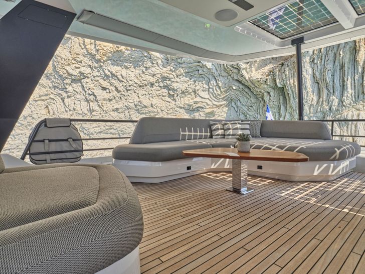 CHRISTAL MIO Fountaine Pajot 80 Yacht view(Sistership) CHRISTAL MIO Fountaine Pajot 80 Yacht view(Sistership)