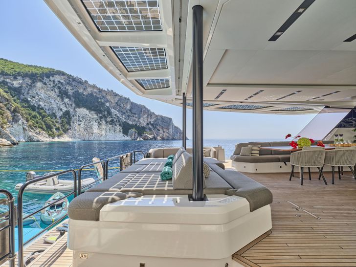 CHRISTAL MIO Fountaine Pajot 80 Aft(Sistership) CHRISTAL MIO Fountaine Pajot 80 Aft(Sistership)