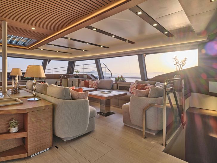 CHRISTAL MIO Fountaine Pajot 80 Salon(Sistership) CHRISTAL MIO Fountaine Pajot 80 Salon(Sistership)