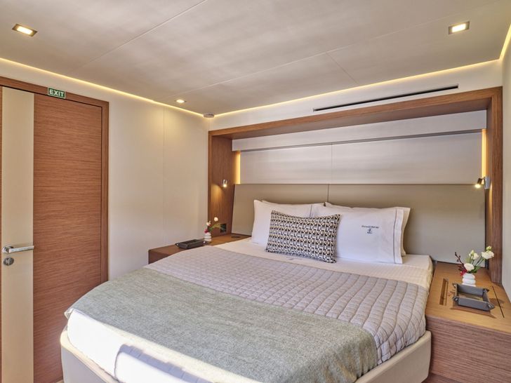 CHRISTAL MIO Fountaine Pajot 80 Cabin CHRISTAL MIO Fountaine Pajot 80 Cabin