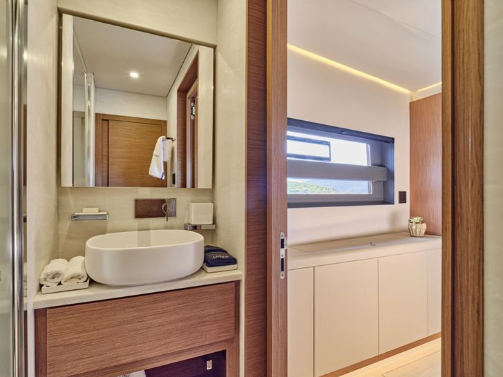 CHRISTAL MIO Fountaine Pajot 80 Ensuite CHRISTAL MIO Fountaine Pajot 80 Ensuite