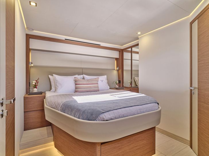 CHRISTAL MIO Fountaine Pajot 80 Cabins CHRISTAL MIO Fountaine Pajot 80 Cabins