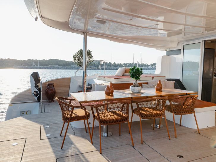 WISH Lagoon 60 - main aft deck WISH Lagoon 60 - main aft deck