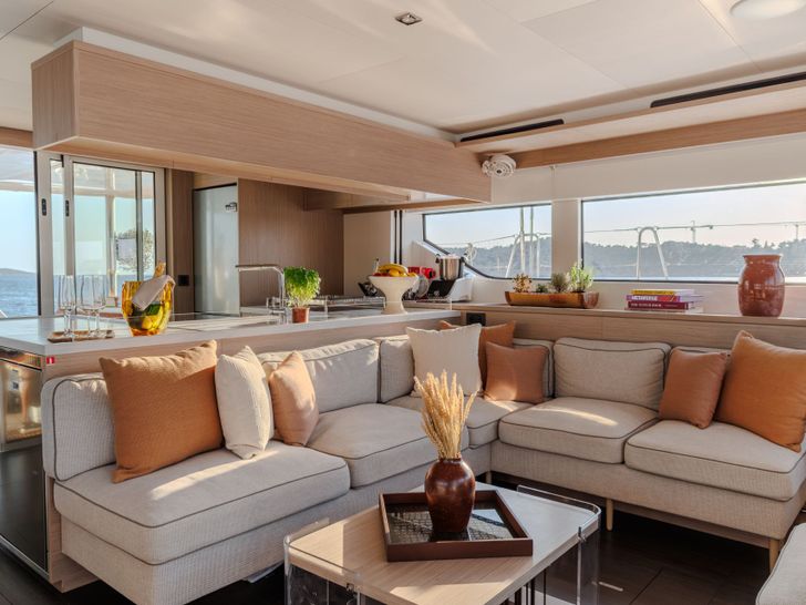 WISH Lagoon 60 - main deck lounge WISH Lagoon 60 - main deck lounge