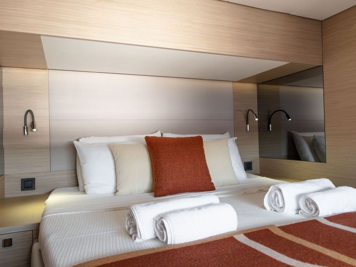 WISH Lagoon 60 - VIP cabin WISH Lagoon 60 - VIP cabin