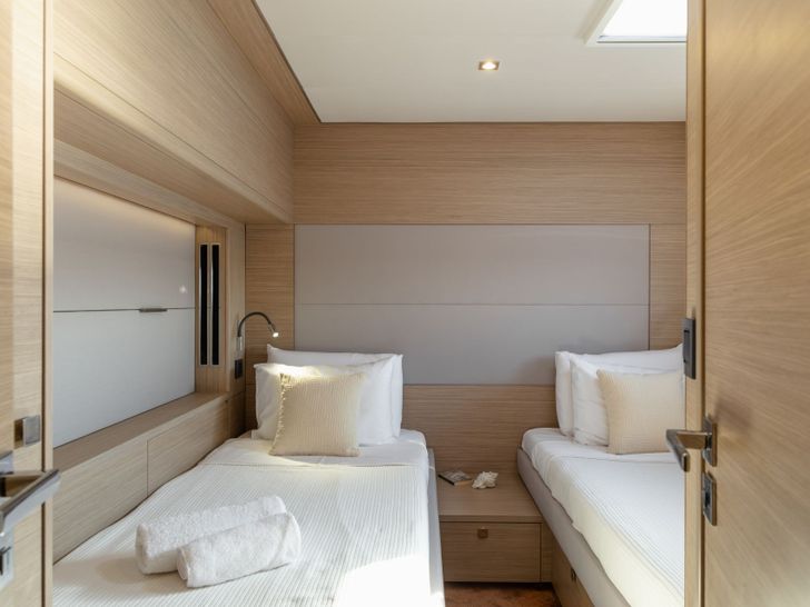 WISH Lagoon 60 - twin cabin WISH Lagoon 60 - twin cabin
