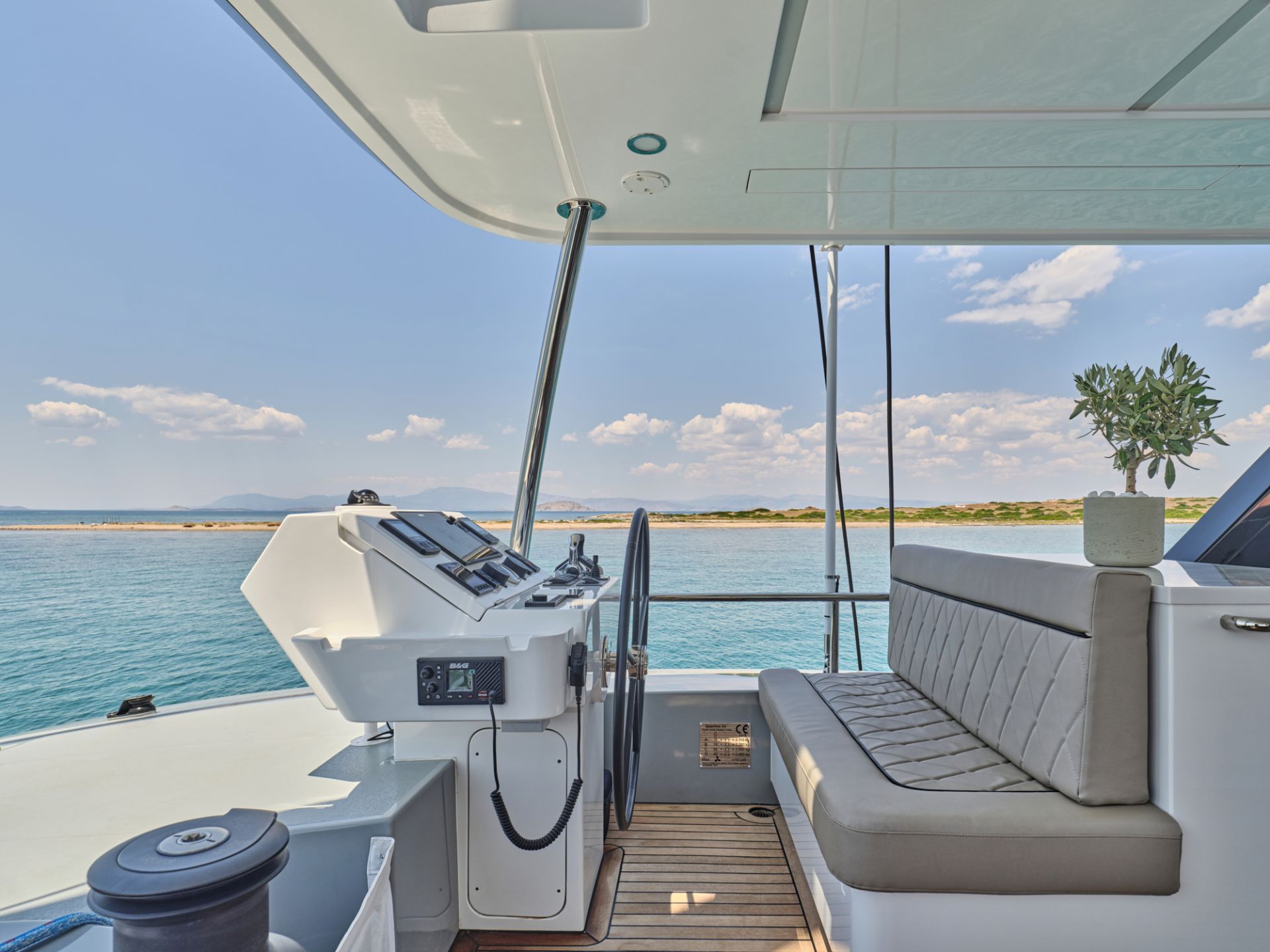 Charter Yacht ANDARE OLTRE - Heysea 60 - 5 Cabins - Athens - Mykonos - Paros - Cyclades - Greece