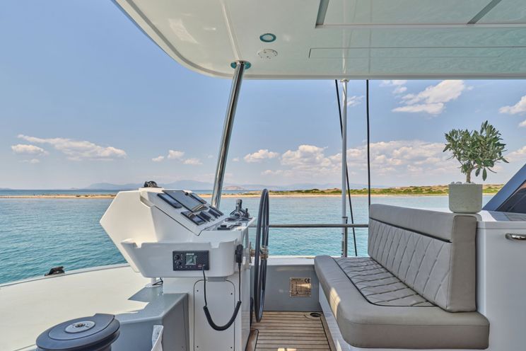 Charter Yacht ANDARE OLTRE - Heysea 60 - 5 Cabins - Athens - Mykonos - Paros - Cyclades - Greece