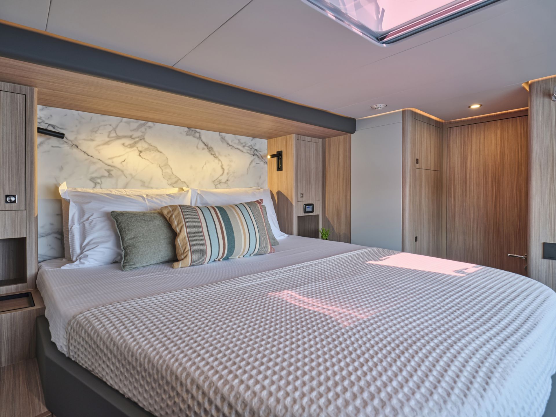 Charter Yacht ANDARE OLTRE - Heysea 60 - 5 Cabins - Athens - Mykonos - Paros - Cyclades - Greece