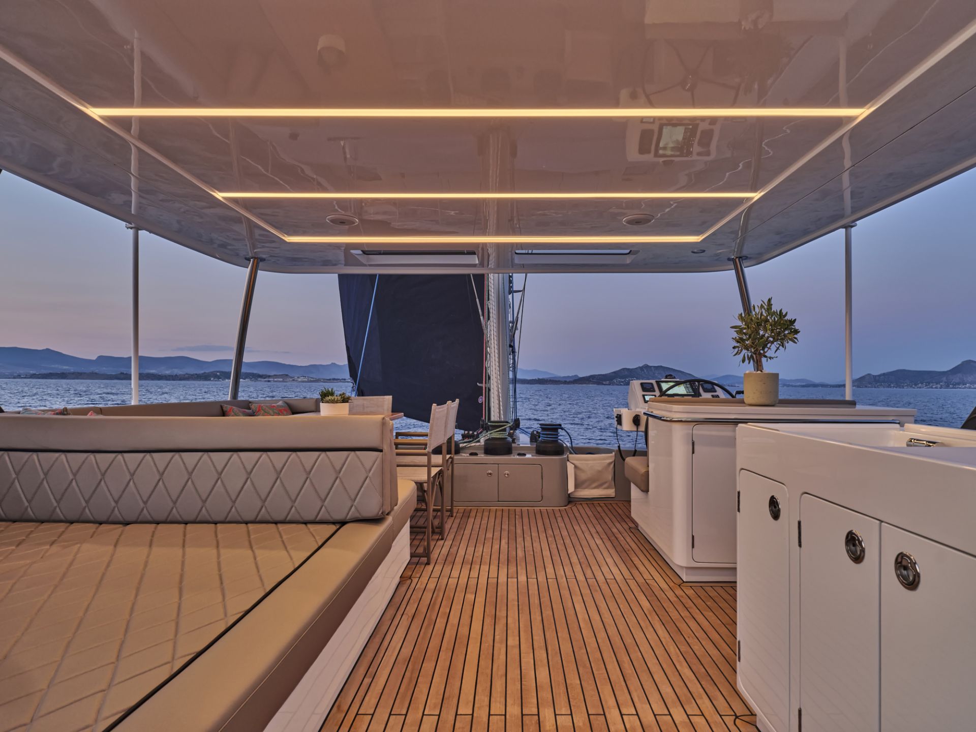 Charter Yacht ANDARE OLTRE - Heysea 60 - 5 Cabins - Athens - Mykonos - Paros - Cyclades - Greece